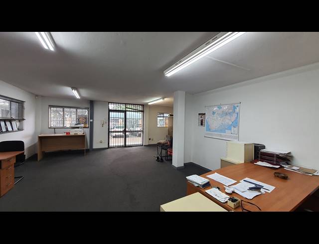 820M² WAREHOUSE TO LET IN SPARTAN